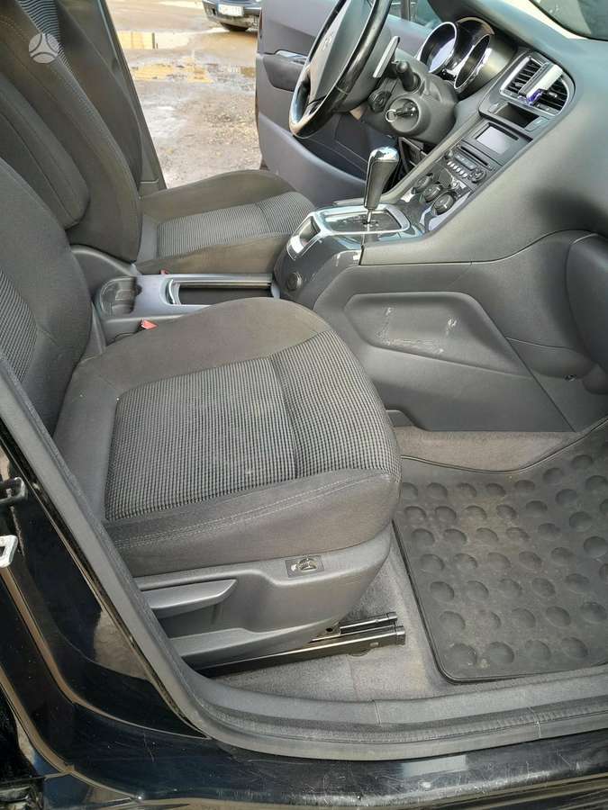 Peugeot 5008 2010 — engine 1600 cm³, 109 HP (80kW)