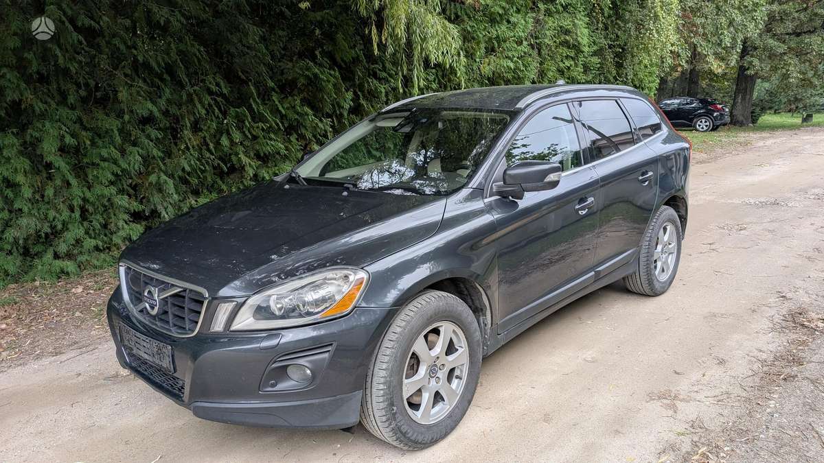 Volvo XC60 2010 — rear view