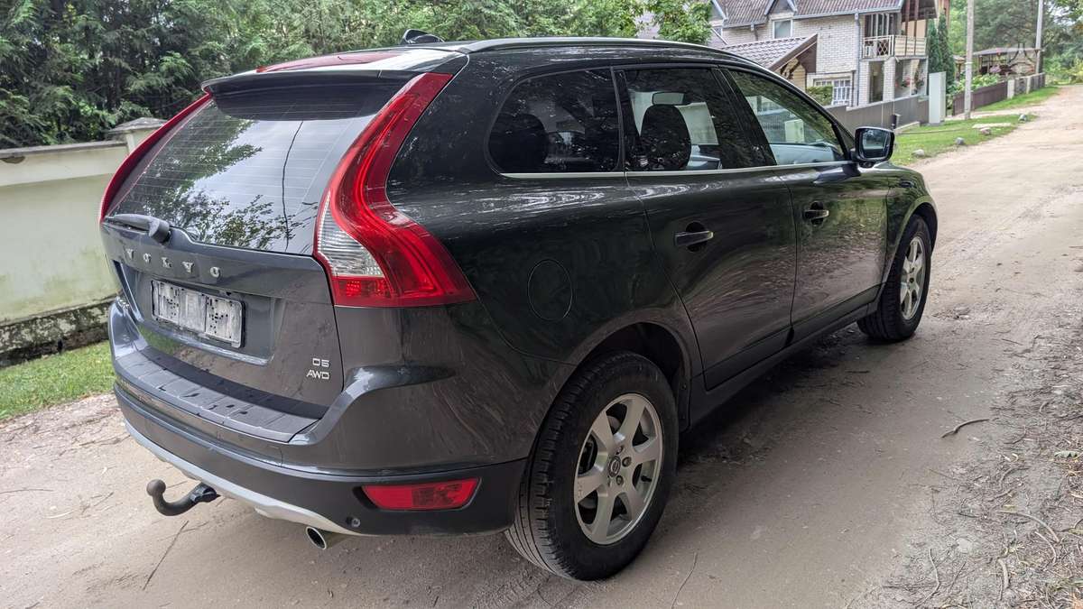 Volvo XC60 2010 — interior