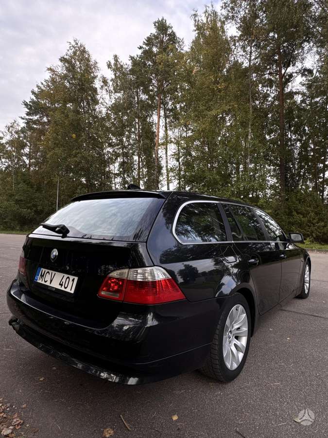BMW 530 2004 — engine 2993 cm³, 218 HP (160kW)