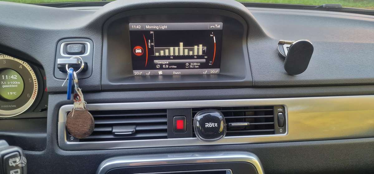 Volvo XC70 2011 — photo 8