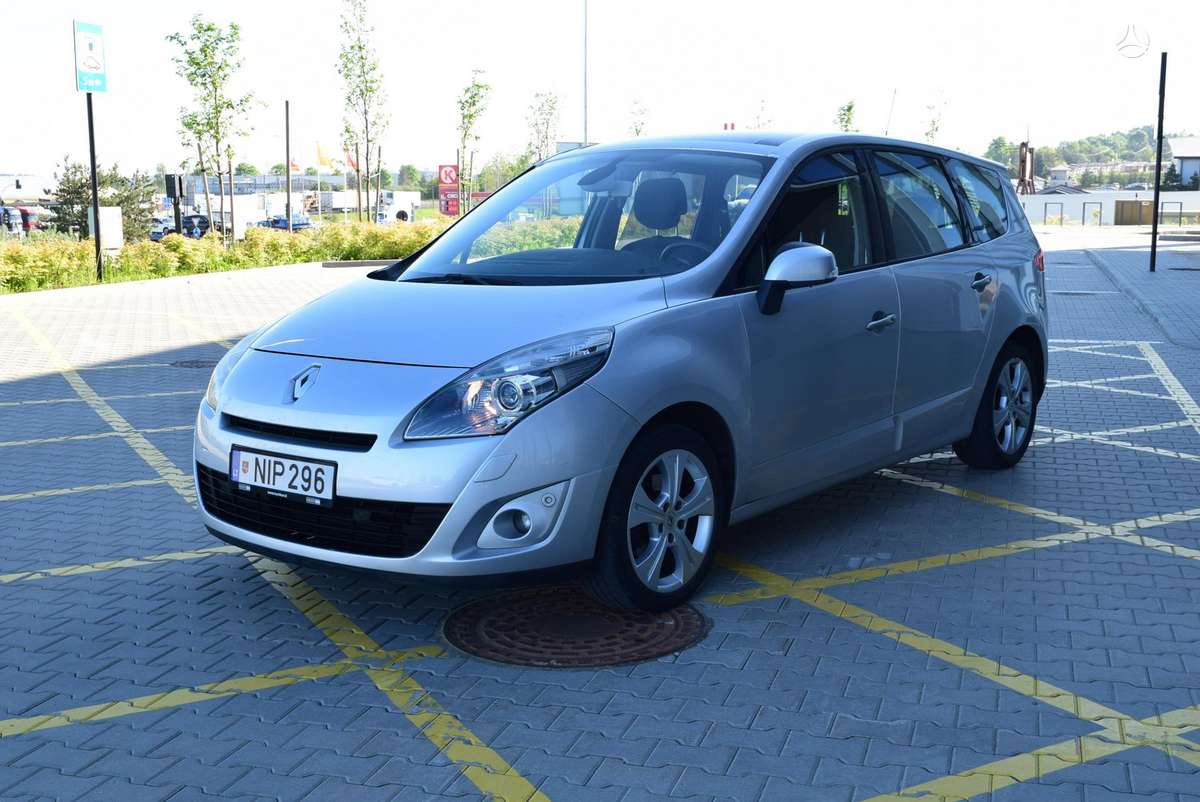 Renault Grand 2010 — салон