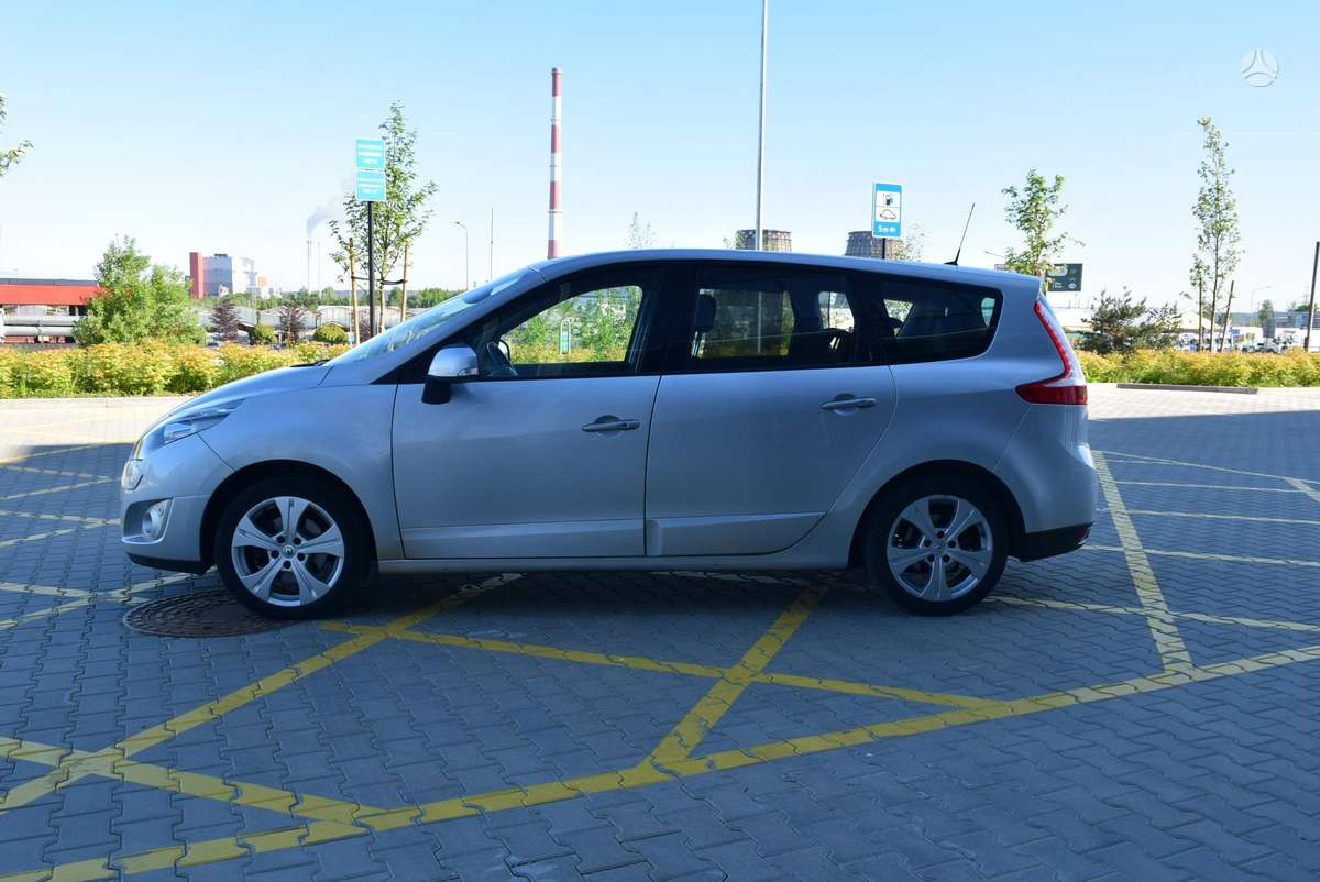 Renault Grand 2010 — двигун 1560 cm³, 110 HP (81kW)