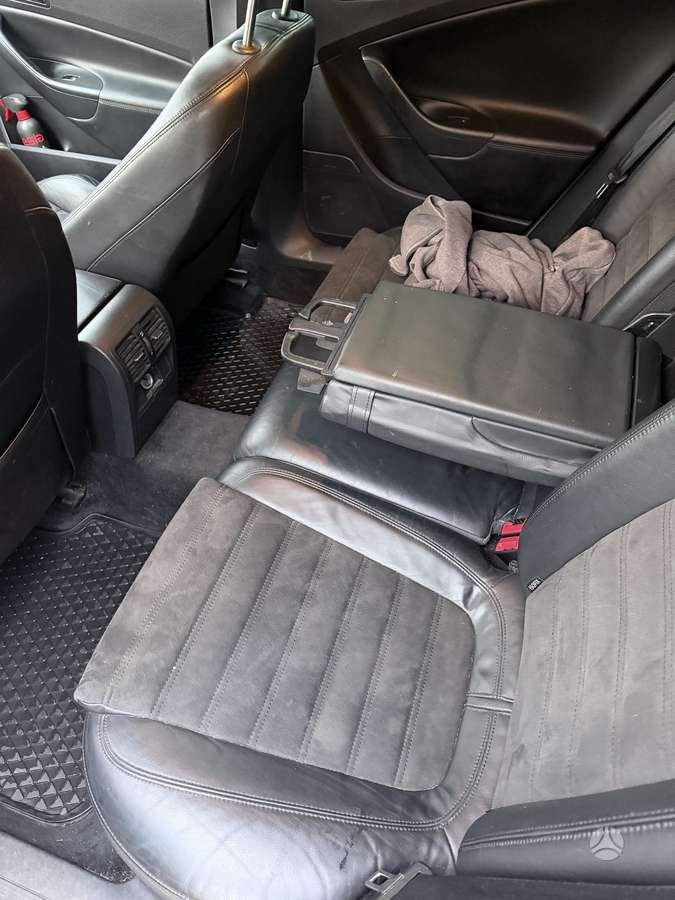 Volkswagen Passat 2006 — interior