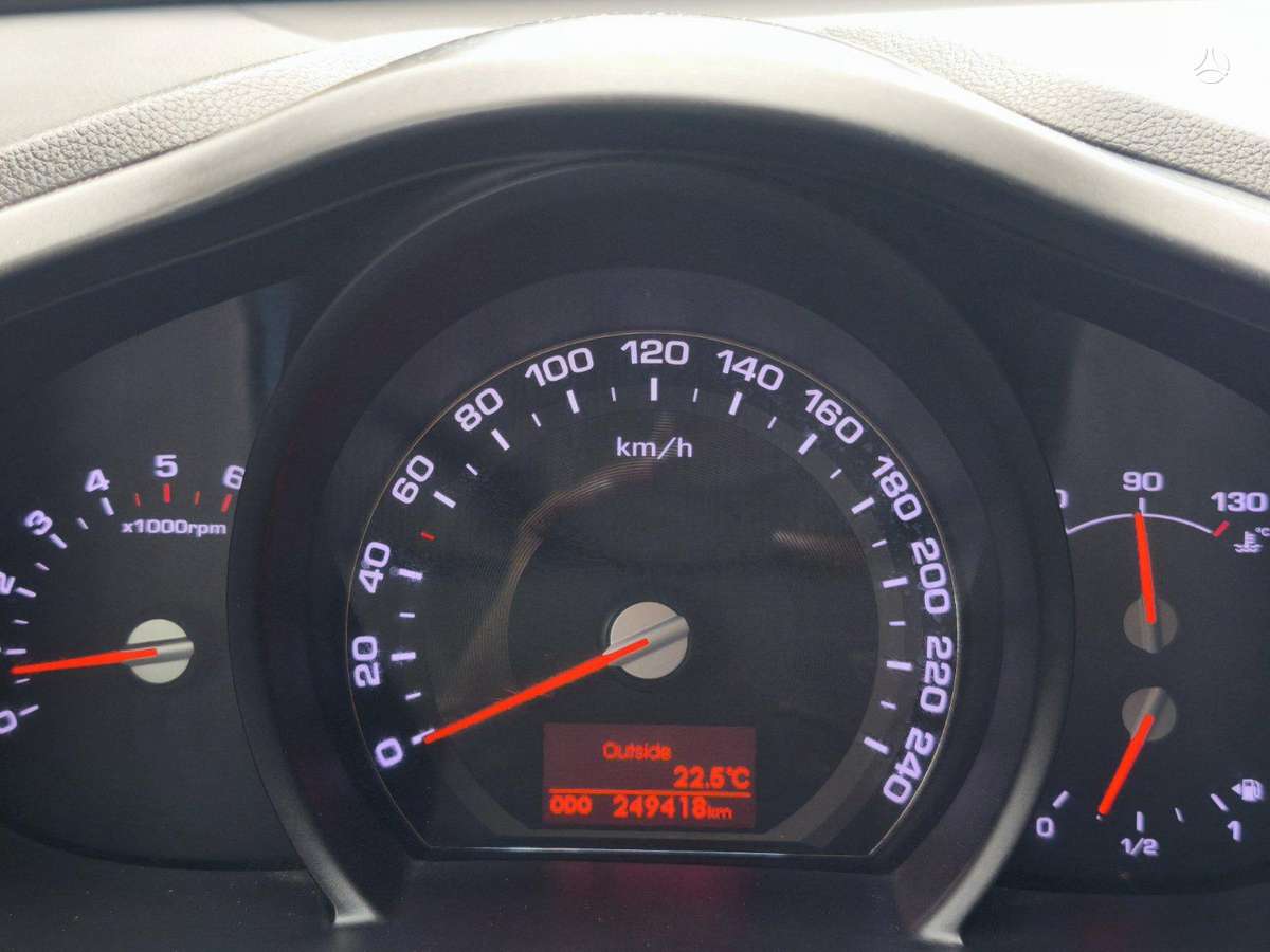 Kia Sportage 2012 — engine 1685 cm³, 116 HP (85kW)