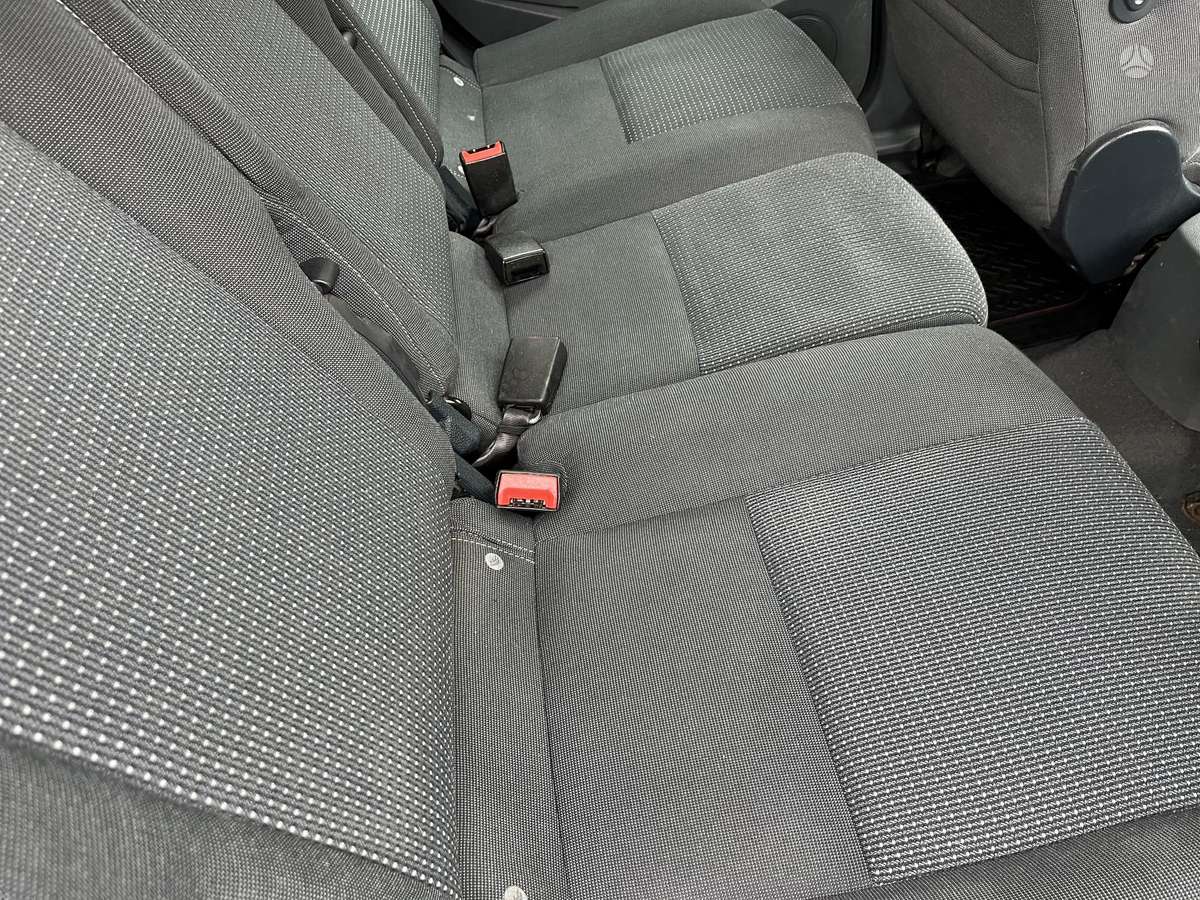 Ford C-MAX 2011 — photo 13