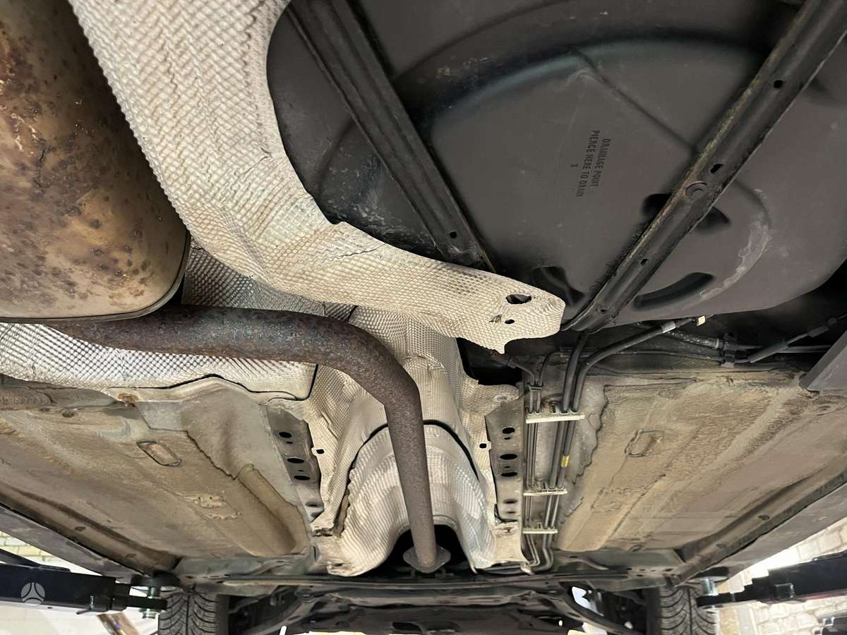 Ford C-MAX 2011 — photo 15