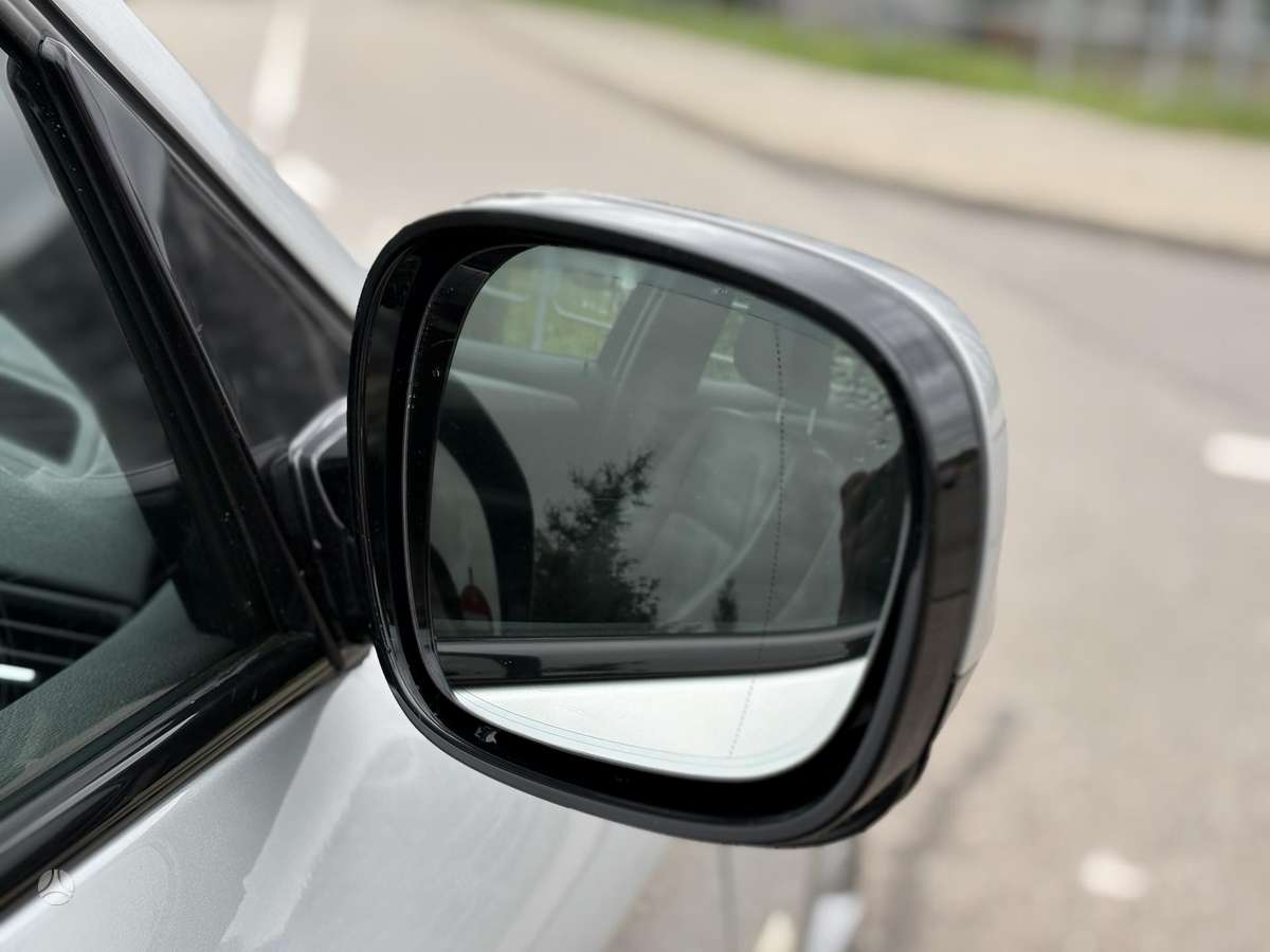 BMW X1 2010 — photo 10