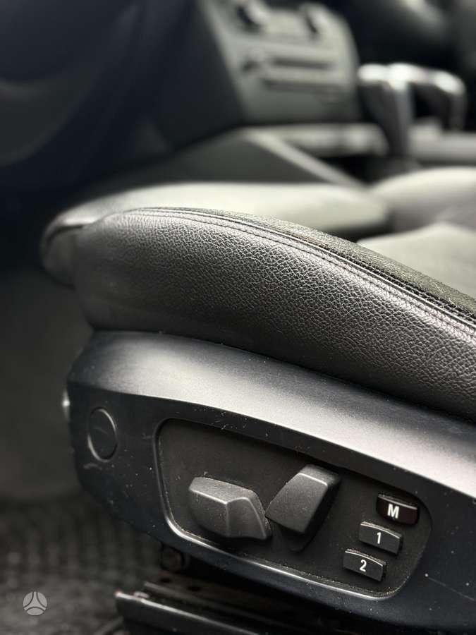 BMW X1 2010 — photo 16
