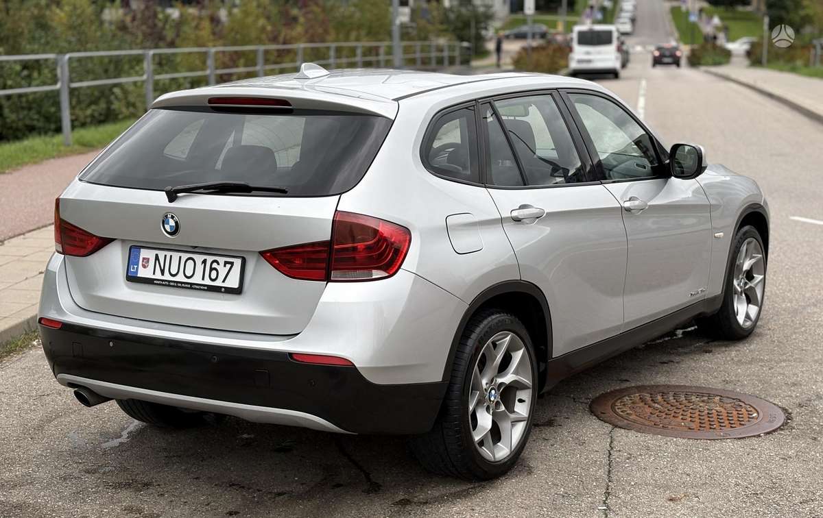 BMW X1 2010 — engine 1995 cm³, 204 HP (150kW)