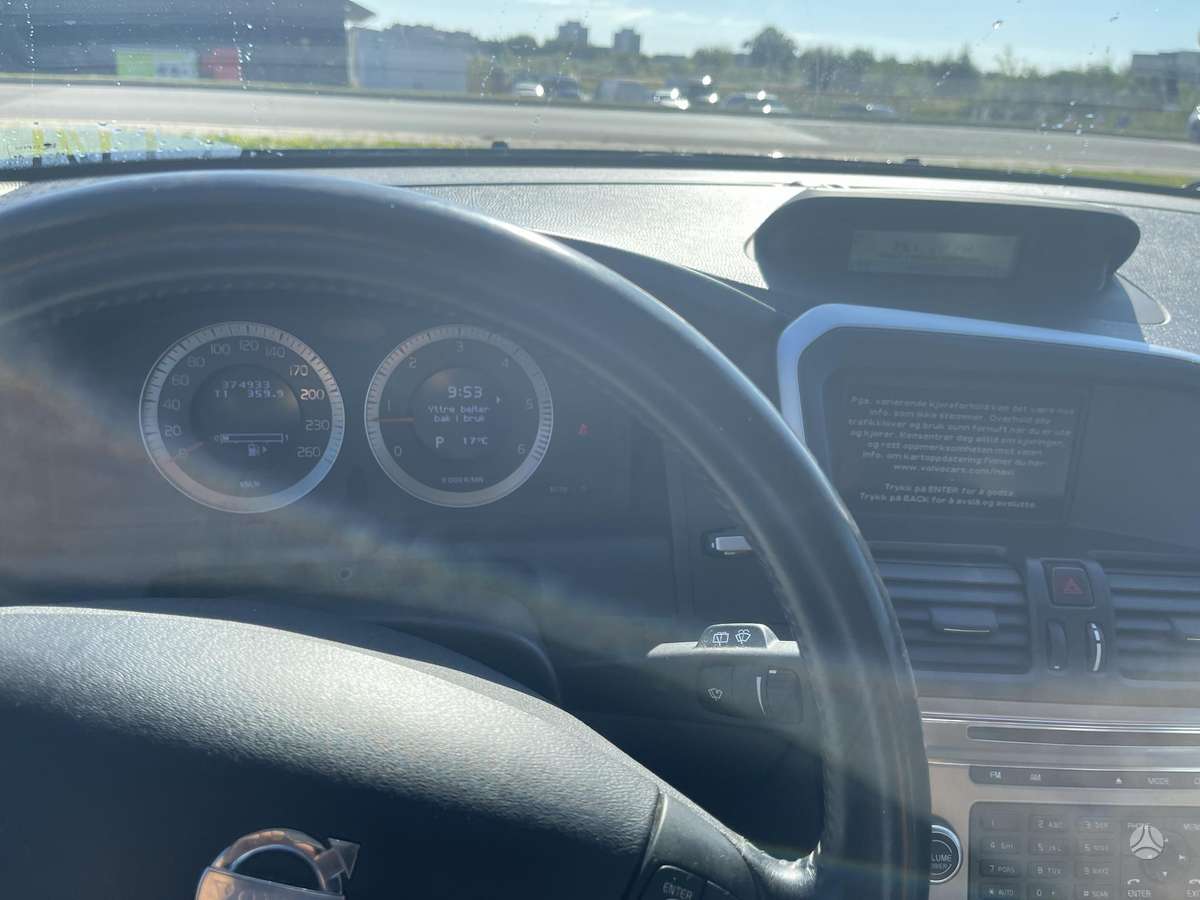 Volvo XC60 2009 — photo 11