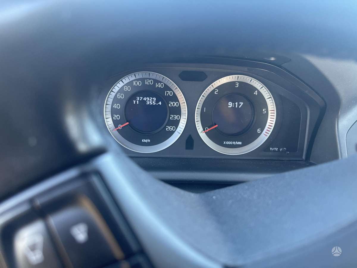 Volvo XC60 2009 — photo 17