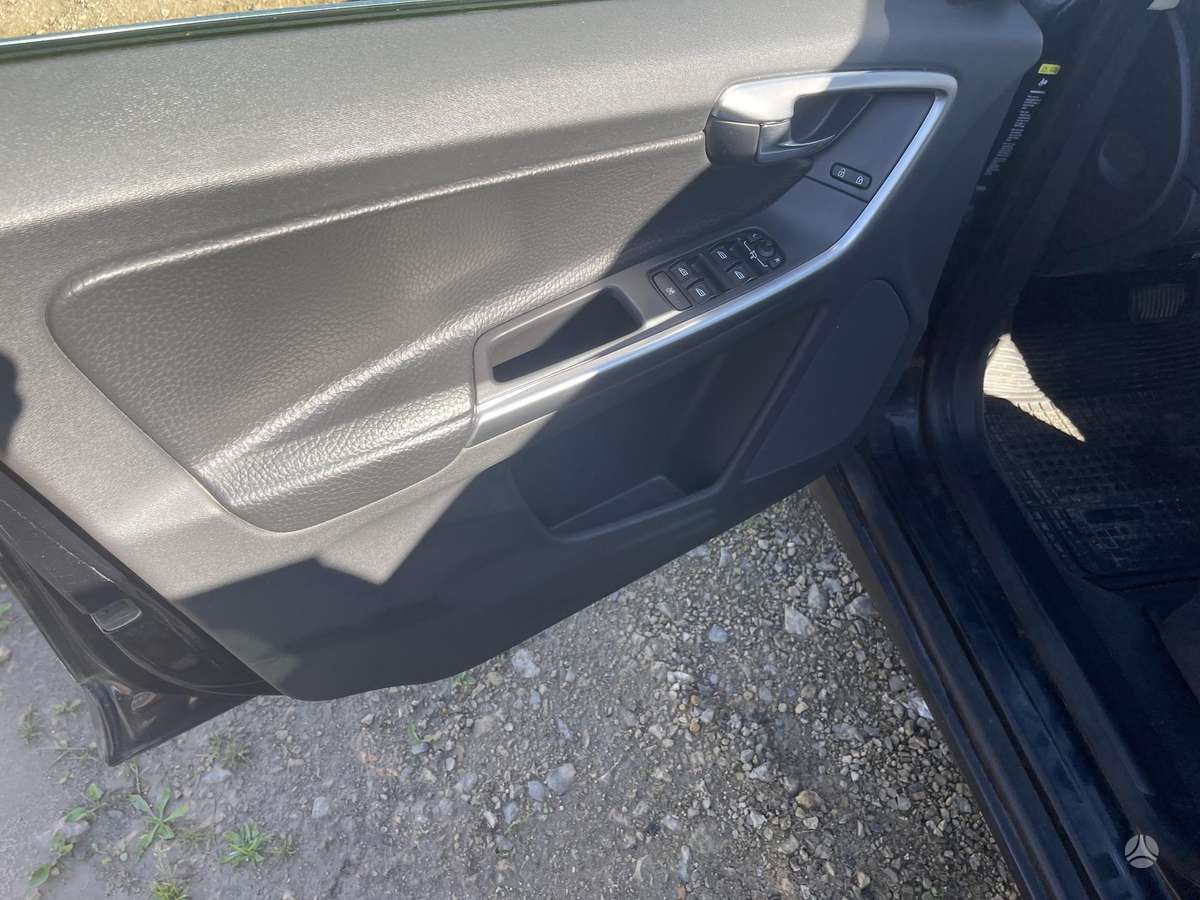 Volvo XC60 2009 — photo 19