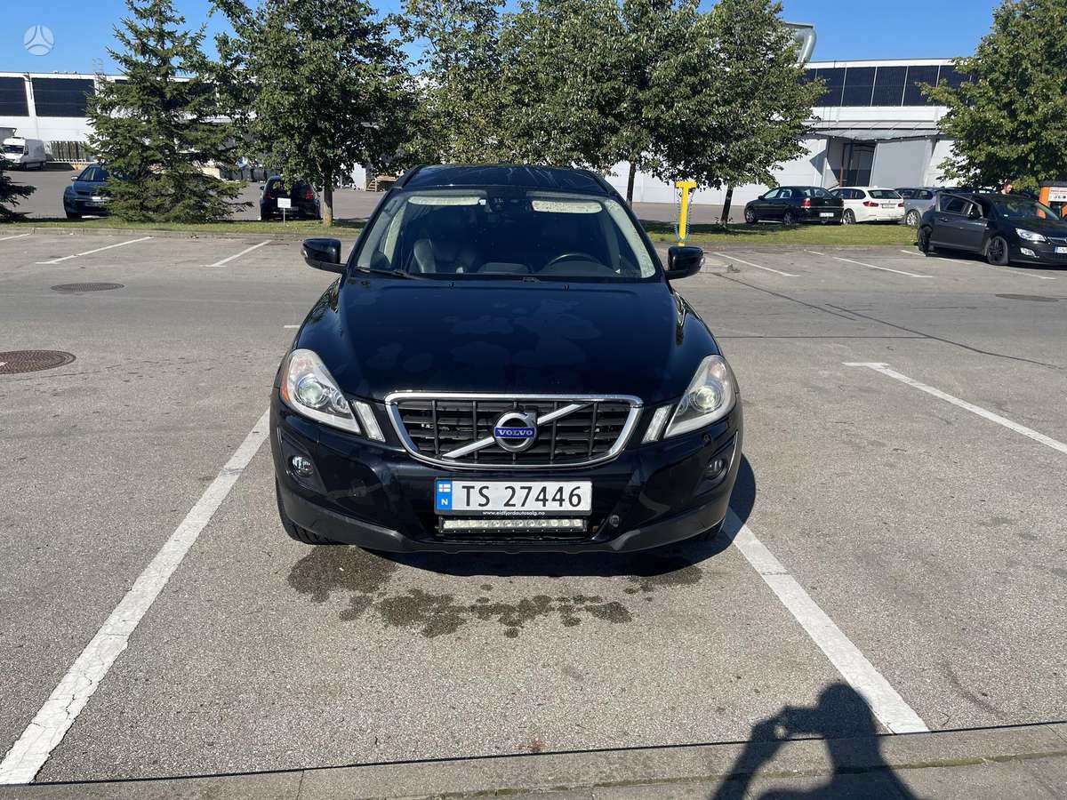 Volvo XC60 2009 — rear view