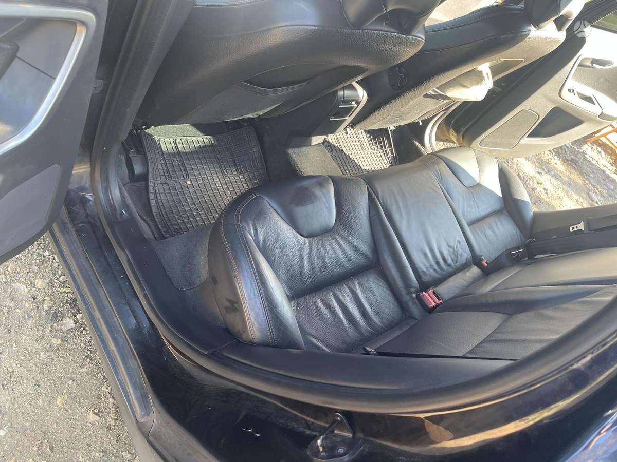 Volvo XC60 2009 — photo 22
