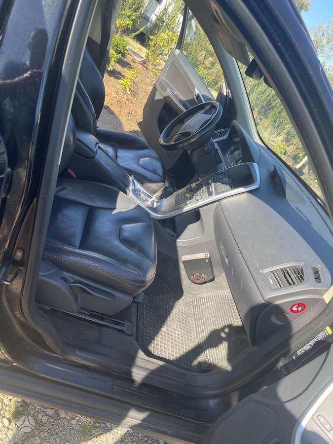 Volvo XC60 2009 — photo 26