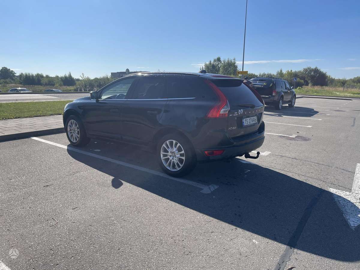 Volvo XC60 2009 — photo 8