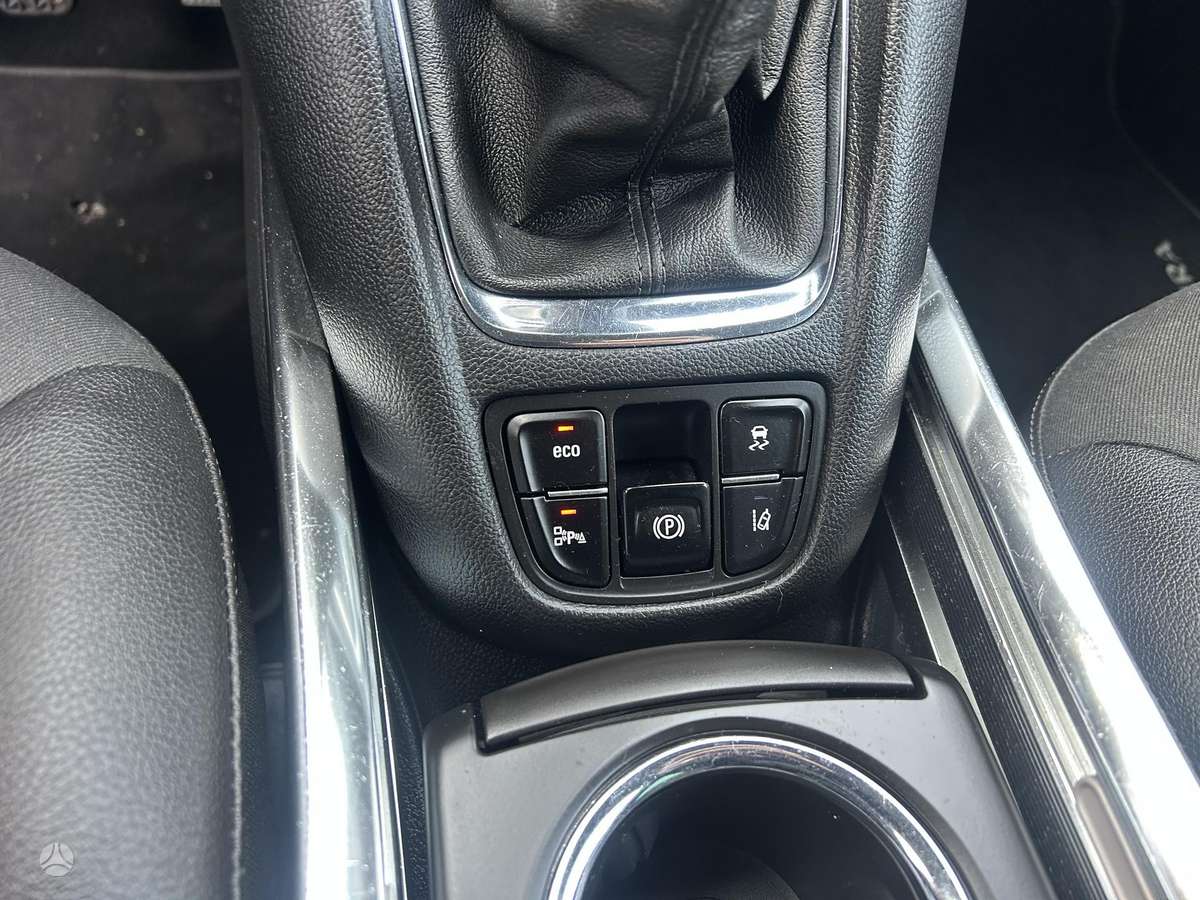 Opel Zafira 2015 — photo 11