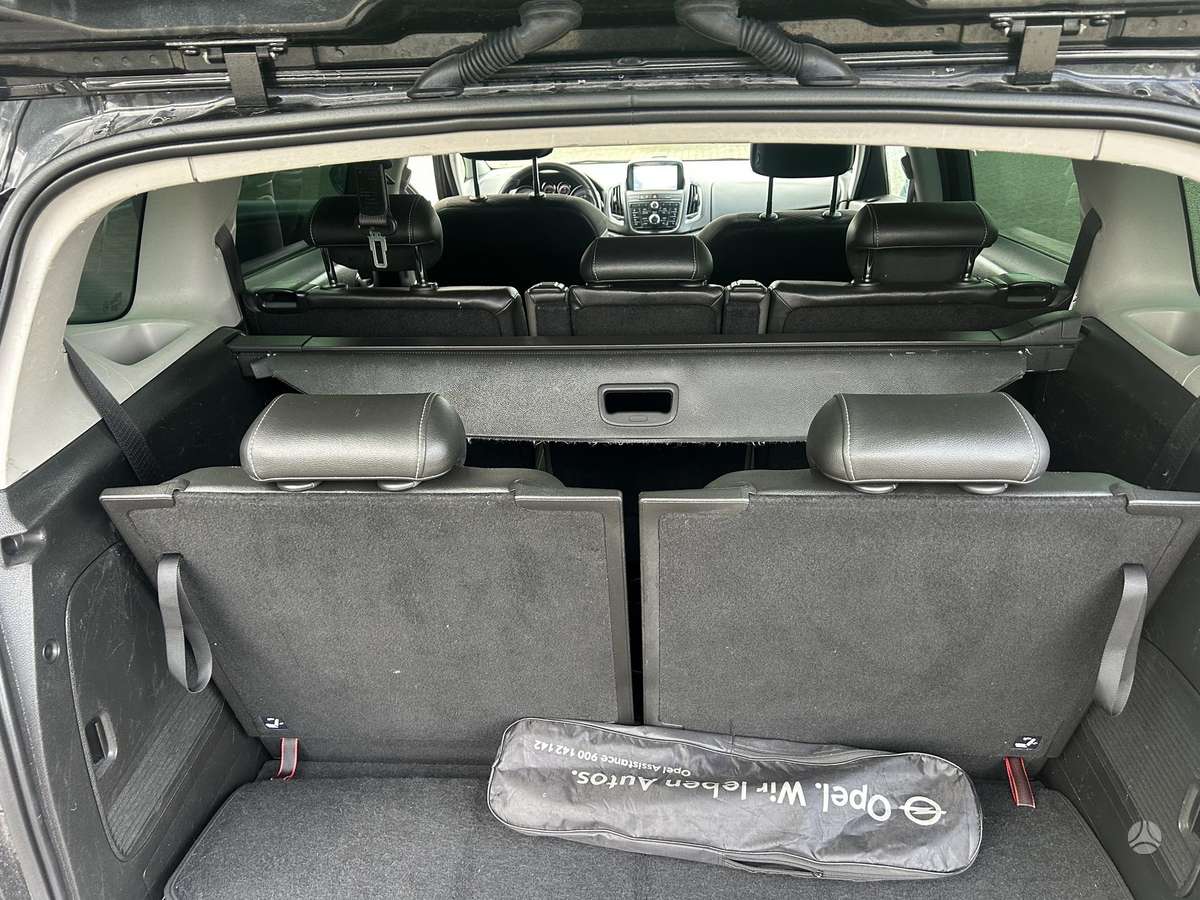 Opel Zafira 2015 — photo 13