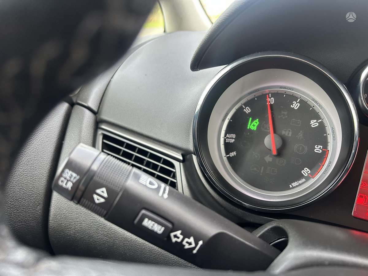 Opel Zafira 2015 — photo 14