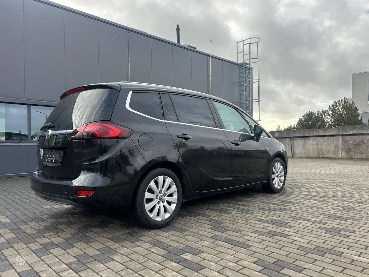 Opel Zafira 2015 — photo 5
