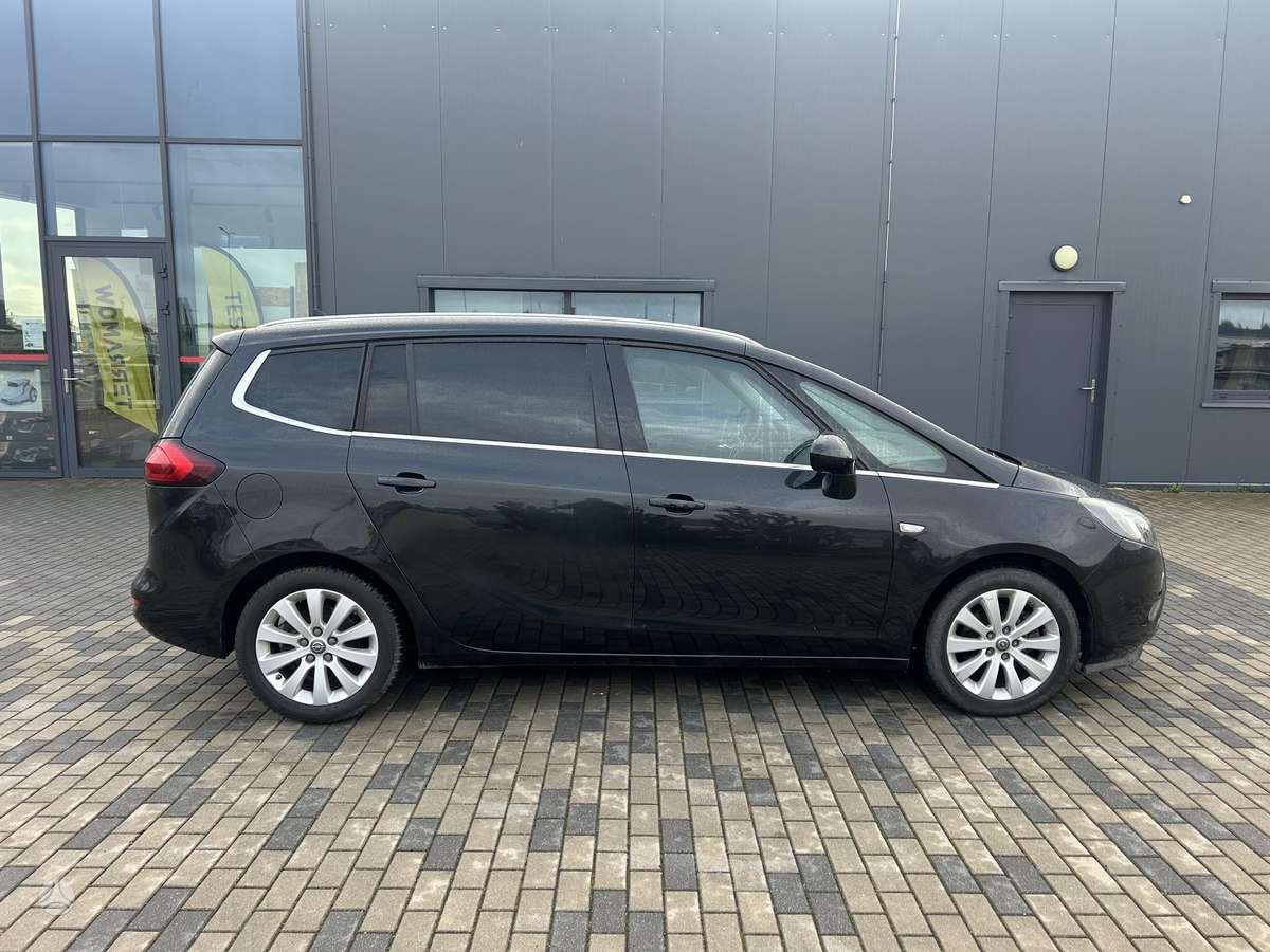 Opel Zafira 2015 — photo 6