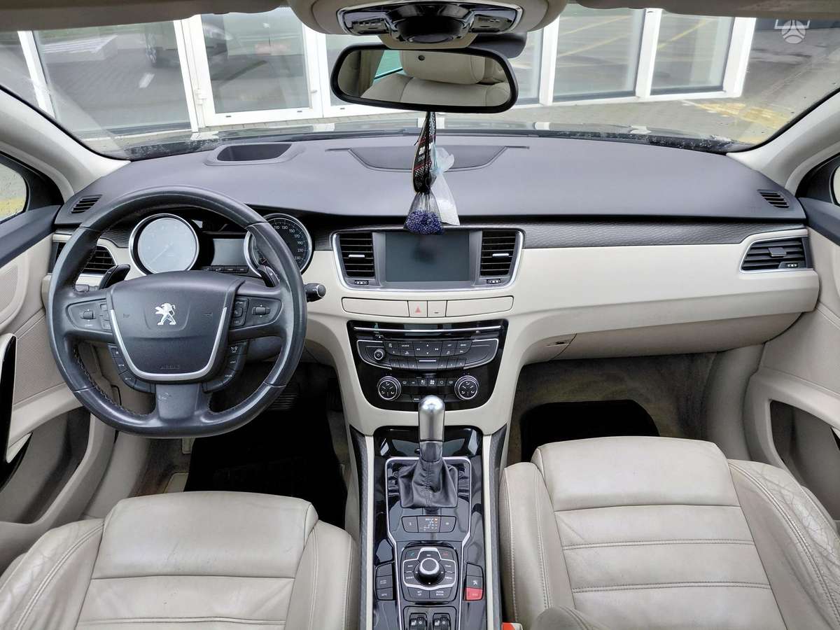 Peugeot 508 2011 — photo 11