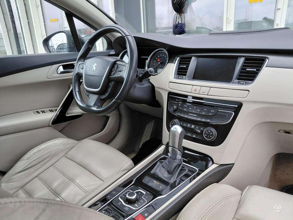 Peugeot 508 2011 — photo 13