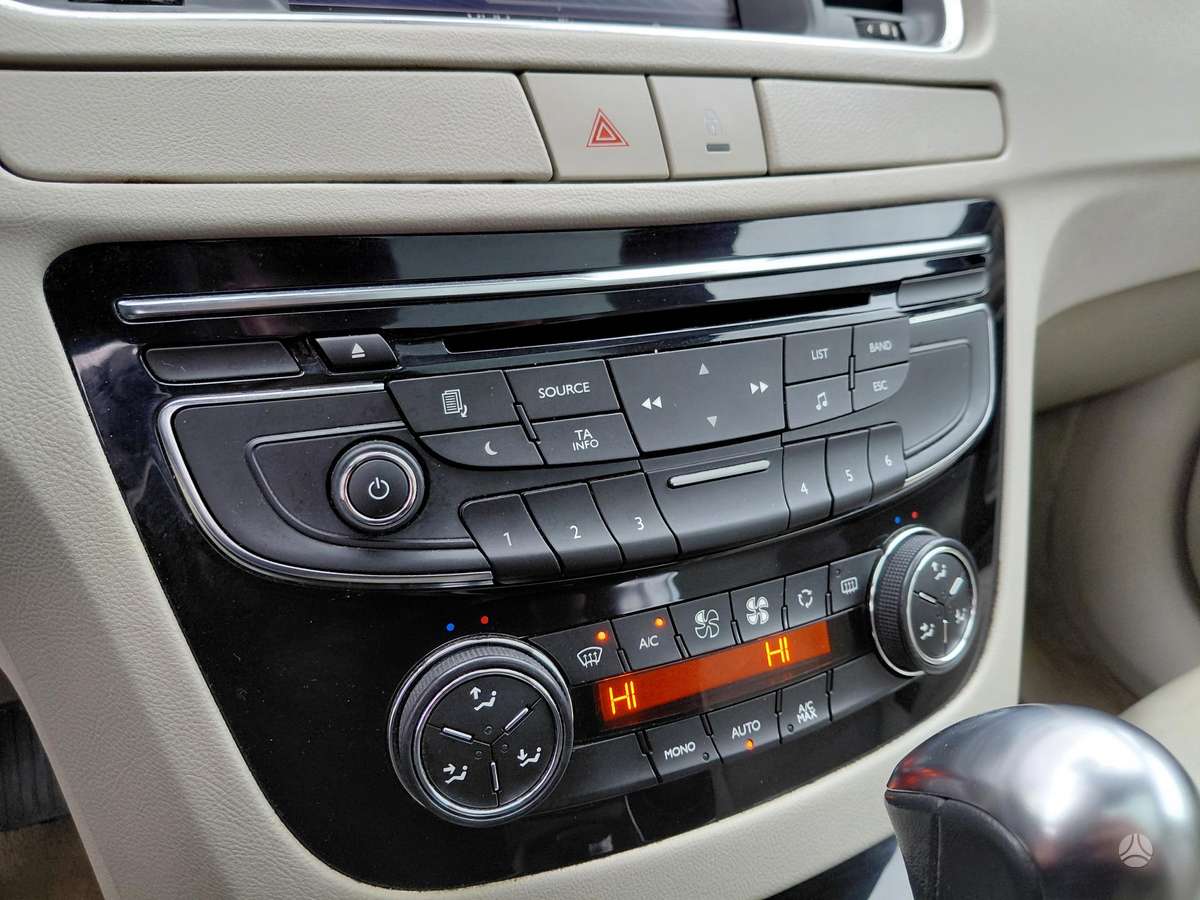 Peugeot 508 2011 — photo 16