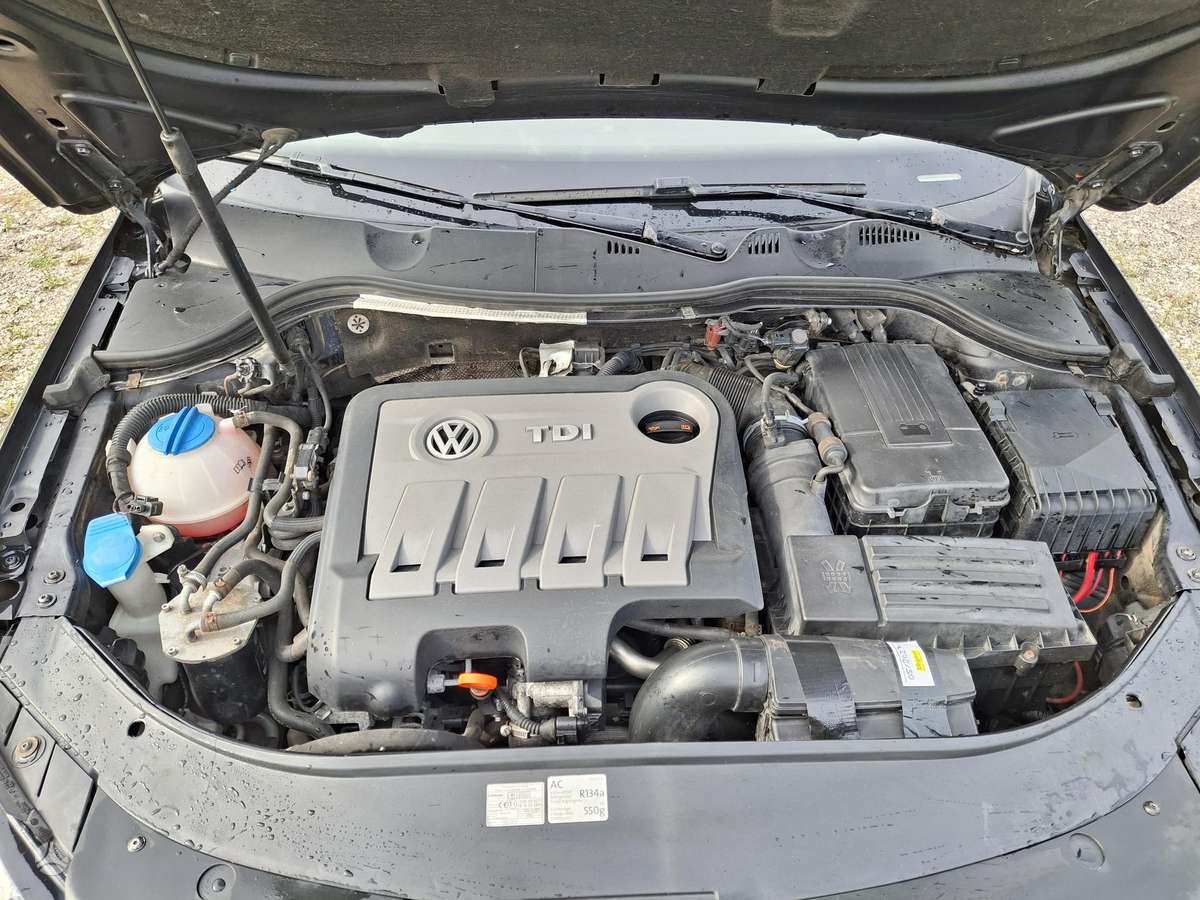 Volkswagen Passat 2012 — photo 13