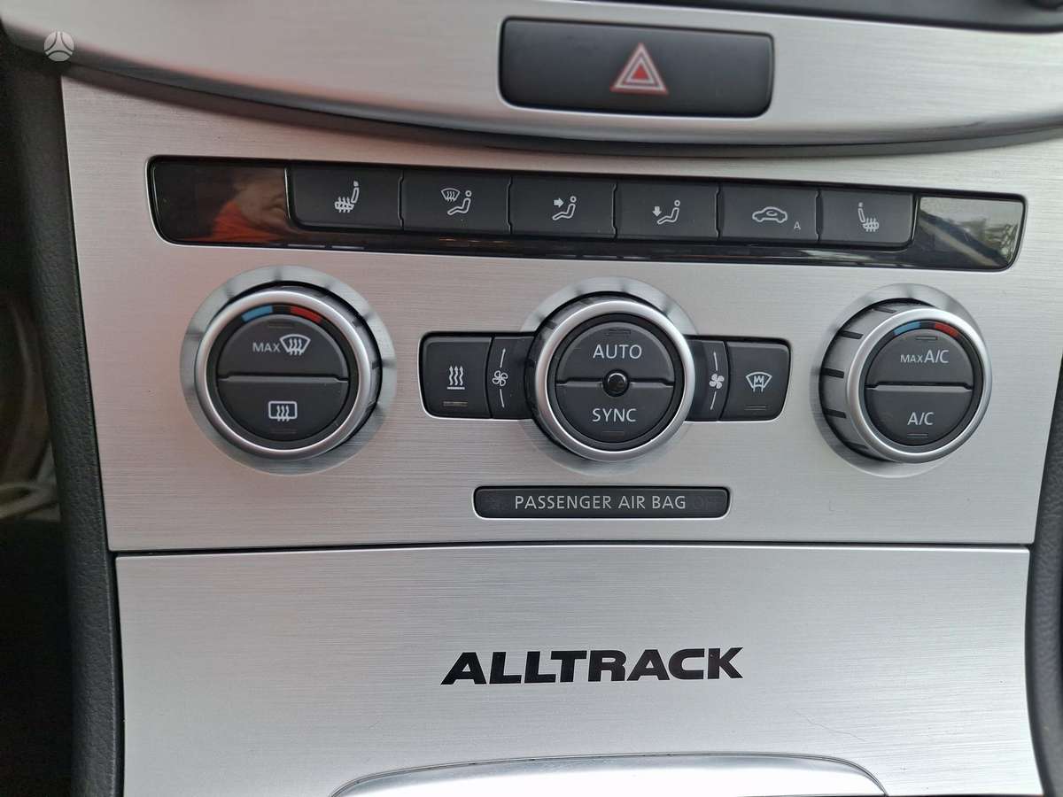 Volkswagen Passat 2012 — photo 18