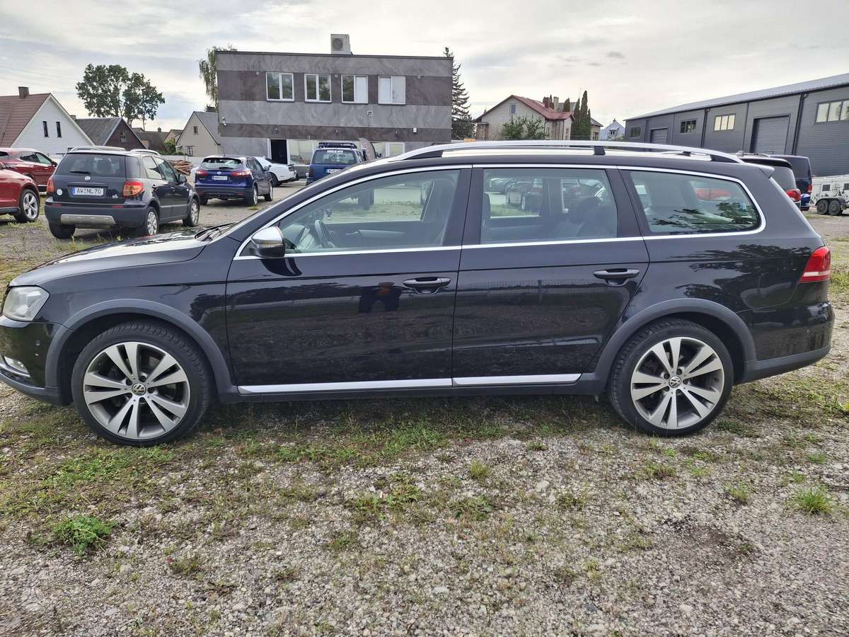 Volkswagen Passat 2012 — engine 1986 cm³, 140 HP (103kW)