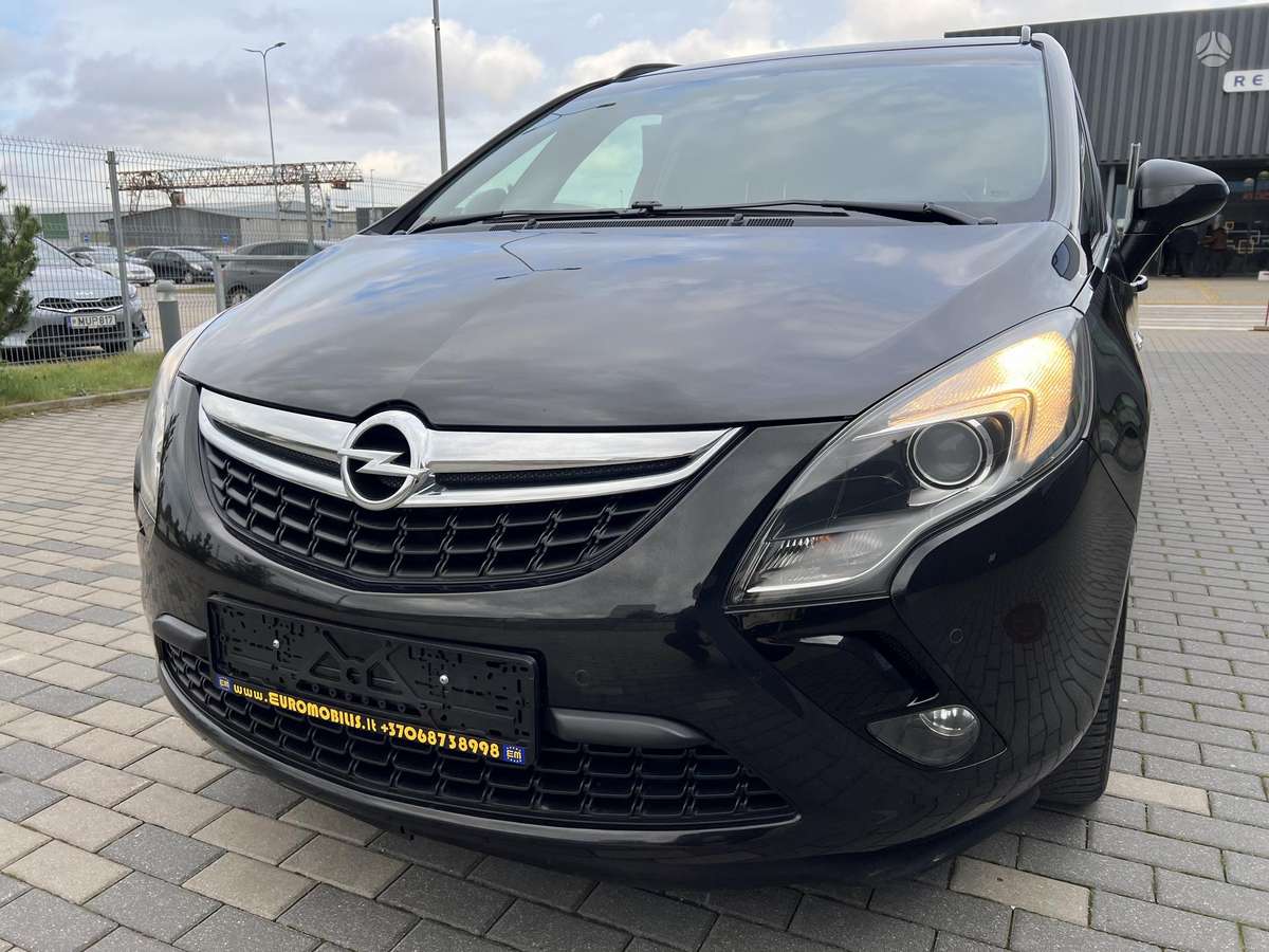 Opel Zafira 2015 — фото 10