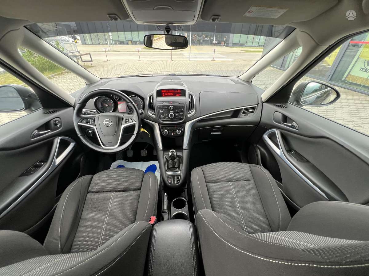 Opel Zafira 2015 — фото 14
