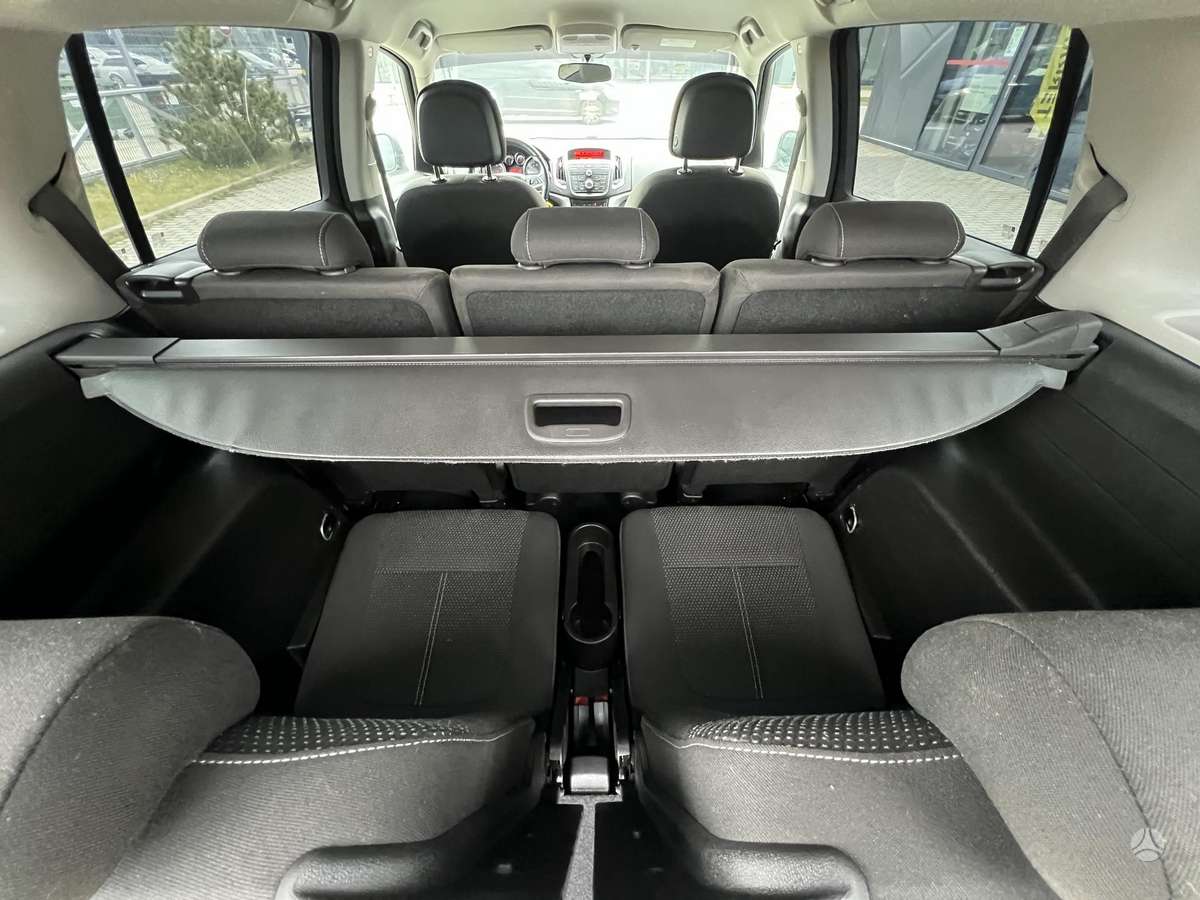 Opel Zafira 2015 — фото 24