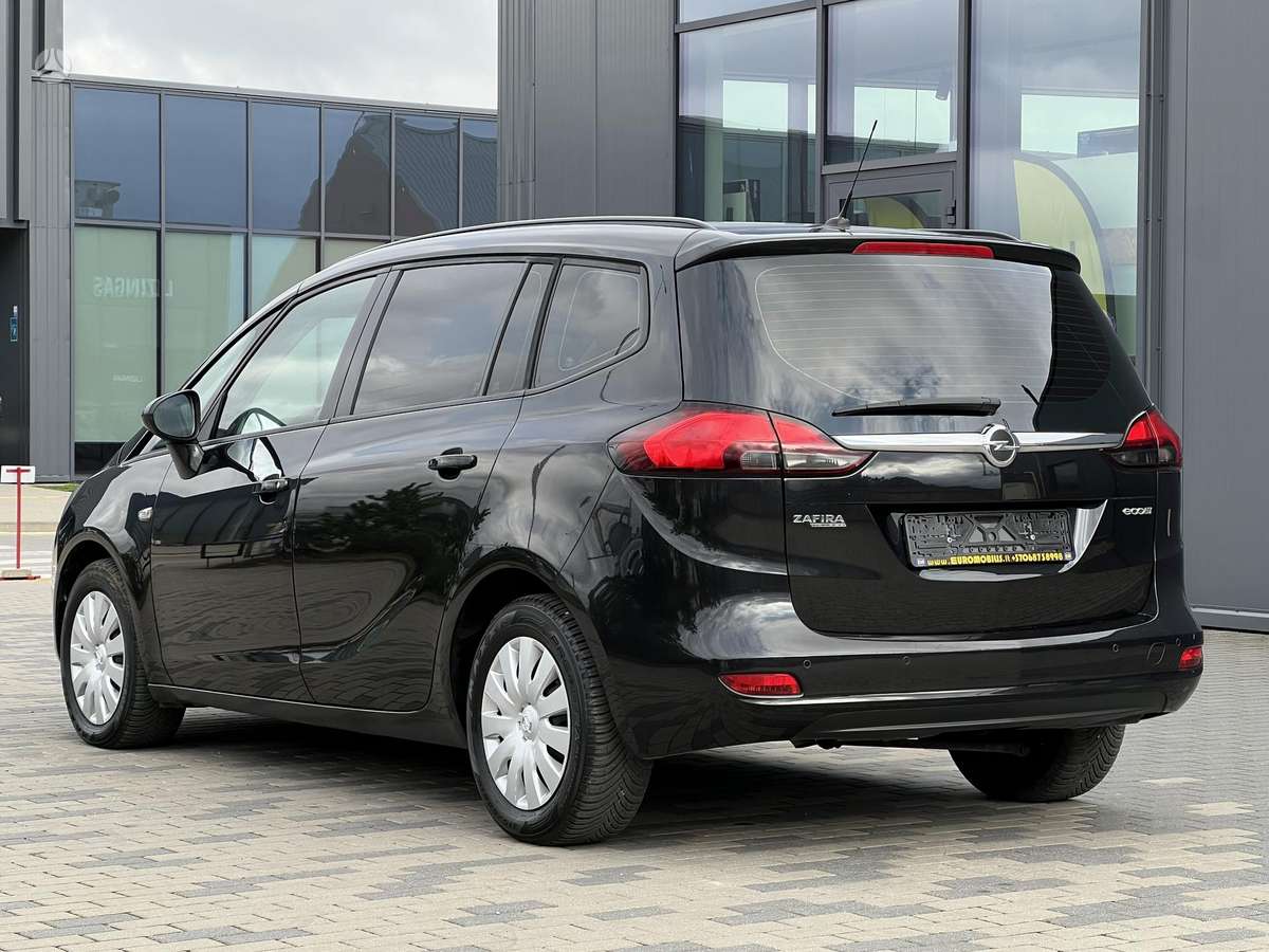 Opel Zafira 2015 — фото 8