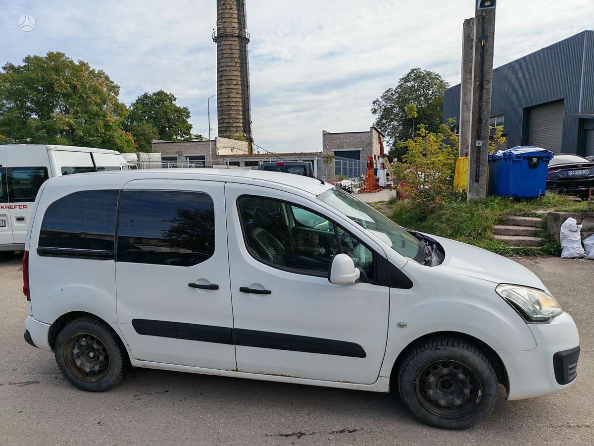 Citroen Berlingo 2015 — двигун 1560 cm³, 99 HP (73kW)