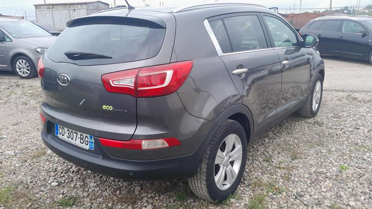 Kia Sportage 2012 — rear view