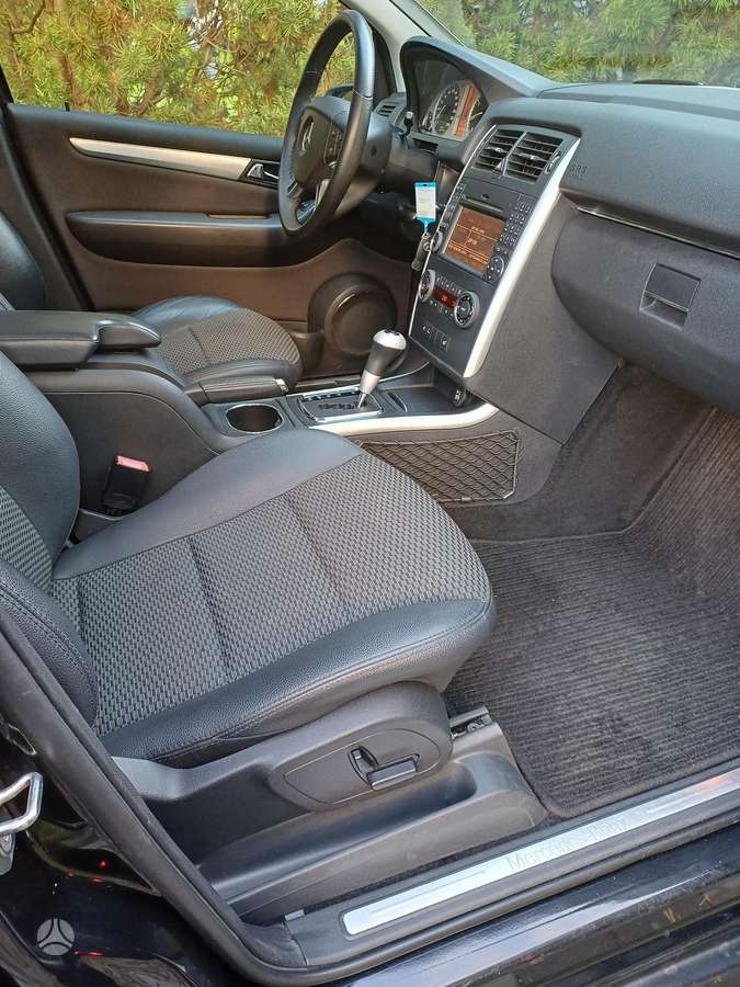 Mercedes-Benz B200 2009 — photo 12