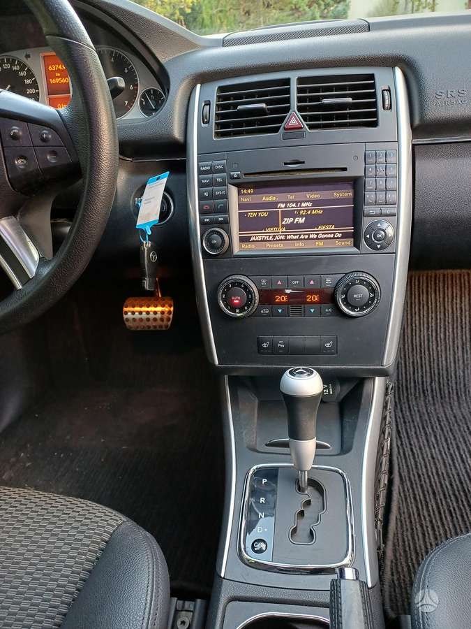 Mercedes-Benz B200 2009 — photo 17
