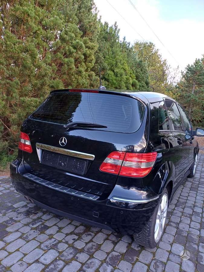 Mercedes-Benz B200 2009 — engine 2034 cm³, 193 HP (142kW)