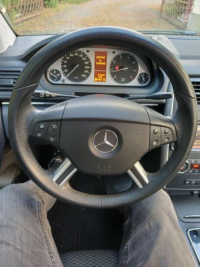 Mercedes-Benz B200 2009 — photo 5