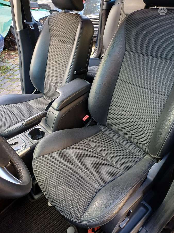 Mercedes-Benz B200 2009 — photo 7