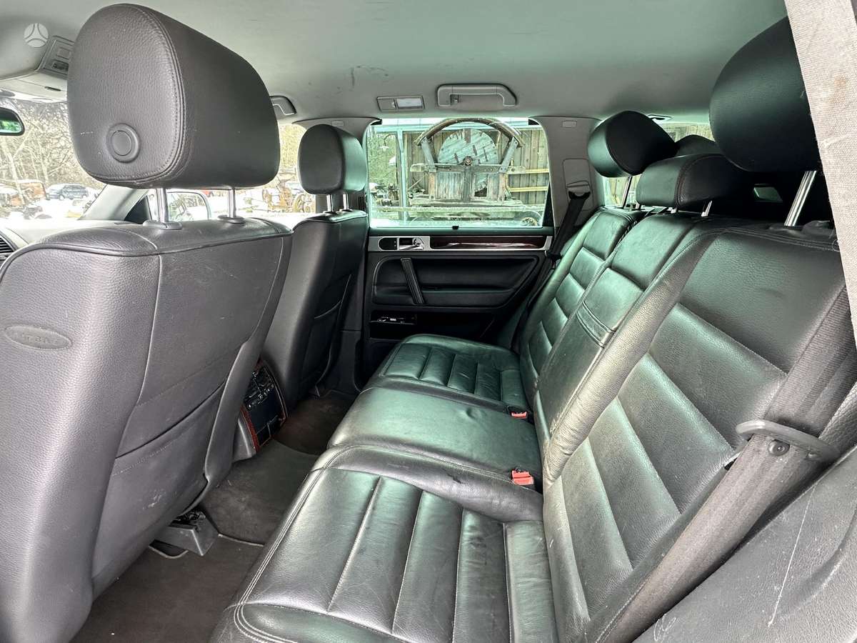 Volkswagen Touareg 2005 — photo 12