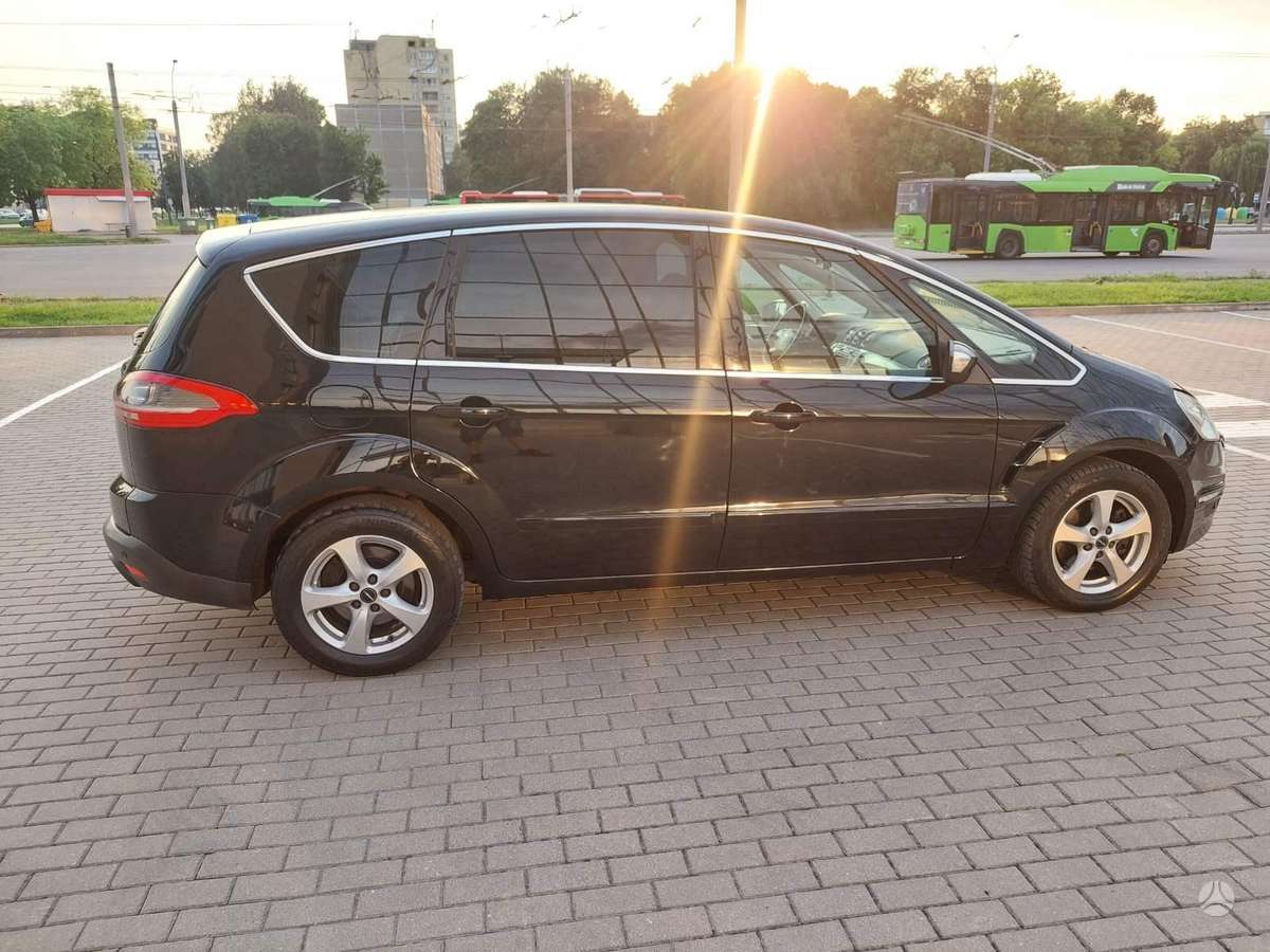 Ford S-MAX 2012 — photo 10