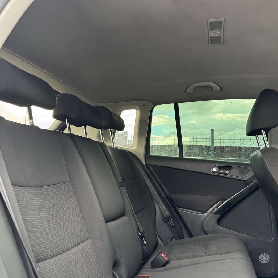 Volkswagen Tiguan 2012 — photo 12