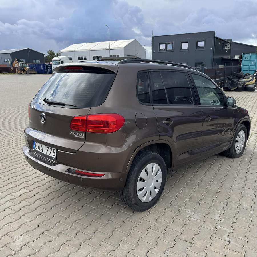Volkswagen Tiguan 2012 — engine 1968 cm³, 140 HP (103kW)