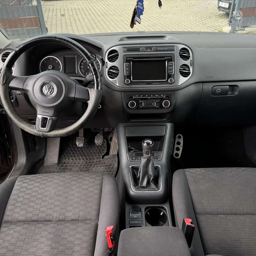 Volkswagen Tiguan 2012 — photo 8