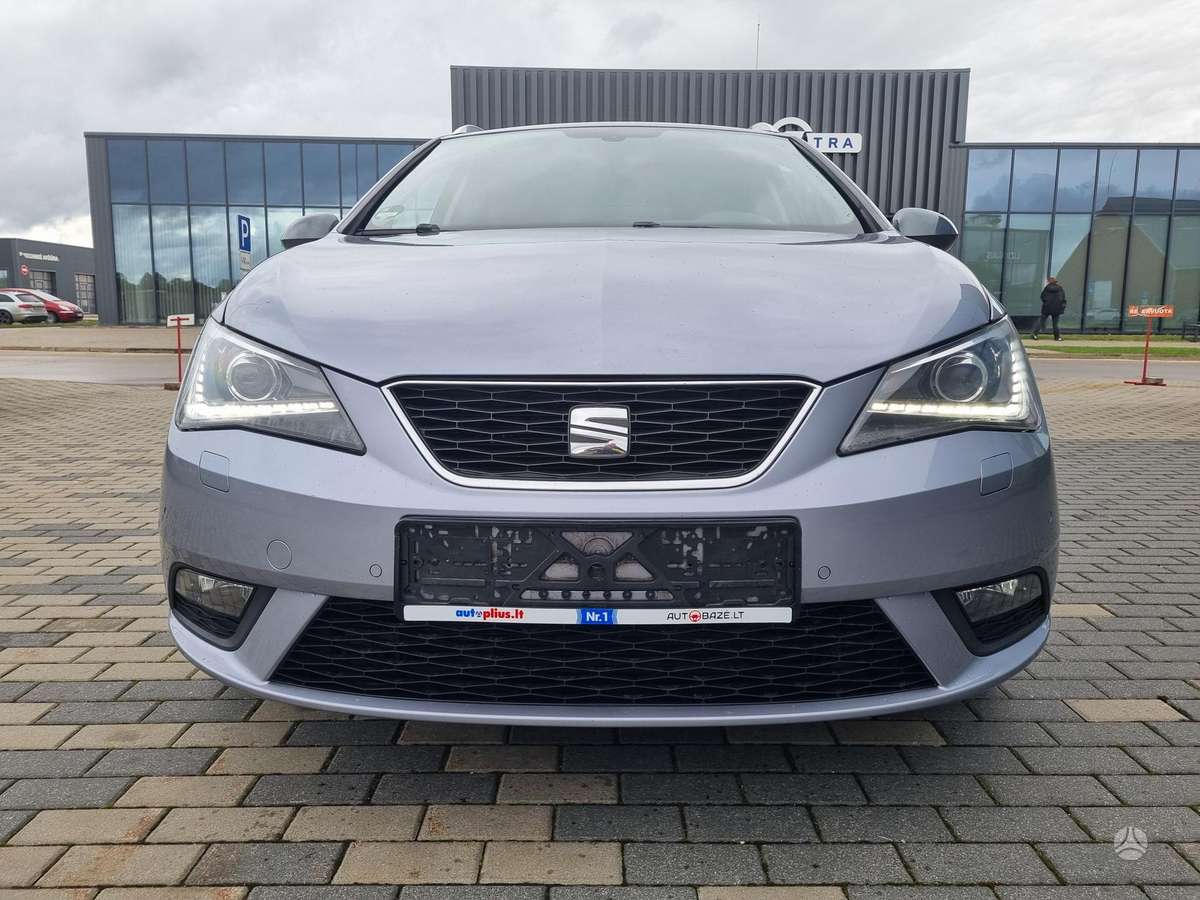 Seat Ibiza 2015 — салон