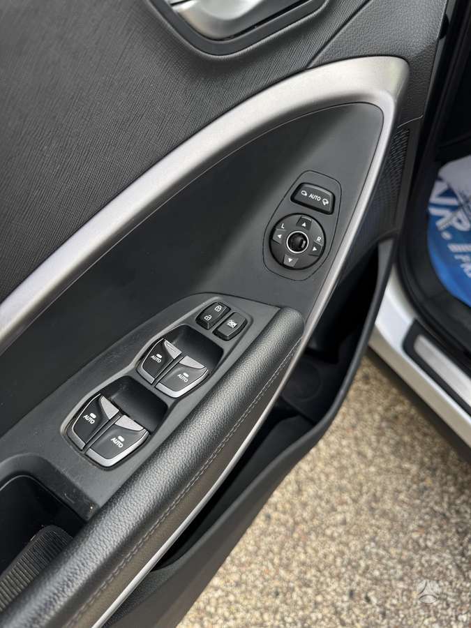 Hyundai Santa 2012 — photo 24